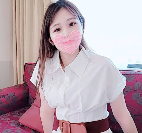 FC2PPV-4659466 百貨櫃姐被撩到腿軟！更衣室秘密服務顧客爽到叫