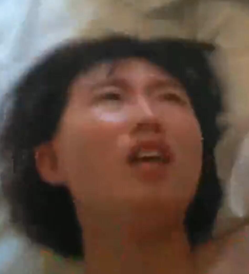 兔牙巨乳人妻饥渴难耐 普通话淫语挑逗激烈交合