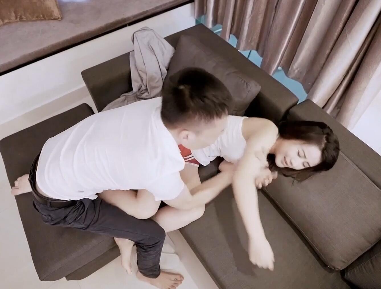 客户胁迫人妻沉沦 丈夫不在的屈辱之夜