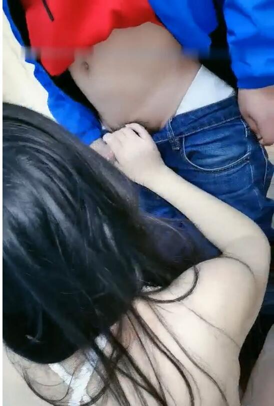 饥渴人妻假扮外卖员 三人密谋激情换妻盛宴