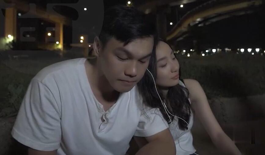 老友变情人！酒后失控夜 客厅缠绵到卧室不停歇