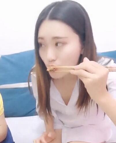 外送員遭火辣主播威脅陪睡 差評變激情夜戰 慾望全解放