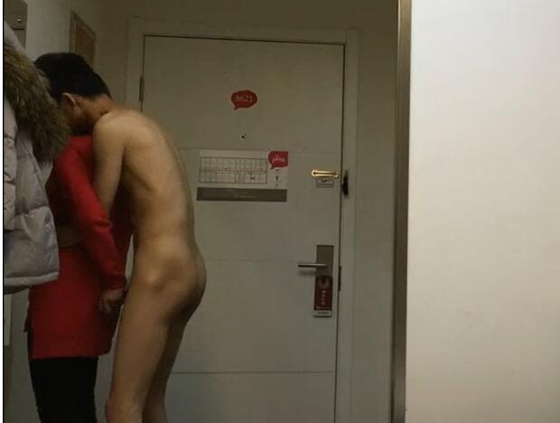 91呆哥·新婚娇妻浴室沦陷 后入猛攻娇喘连连湿身诱惑