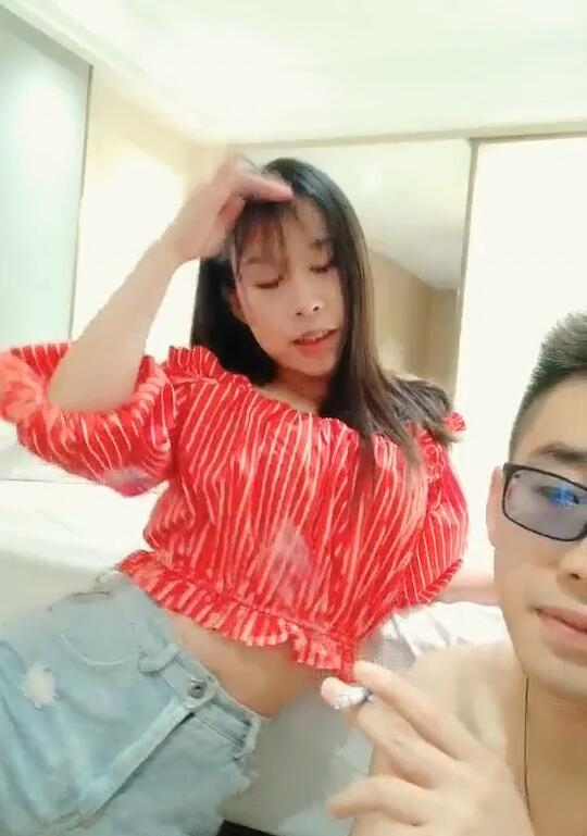 桑拿房激战实录 小马哥整盒套子狂操湿身骚姐