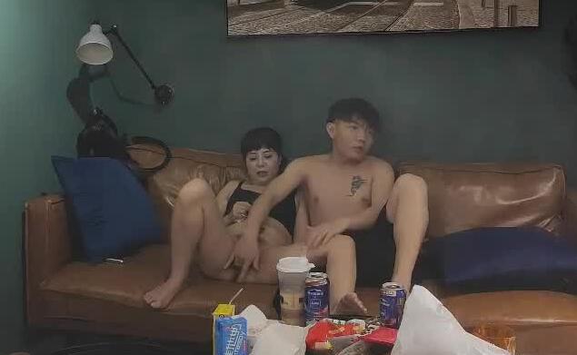 07-27熟女房东被调教跪求收租大叔狠狠惩罚