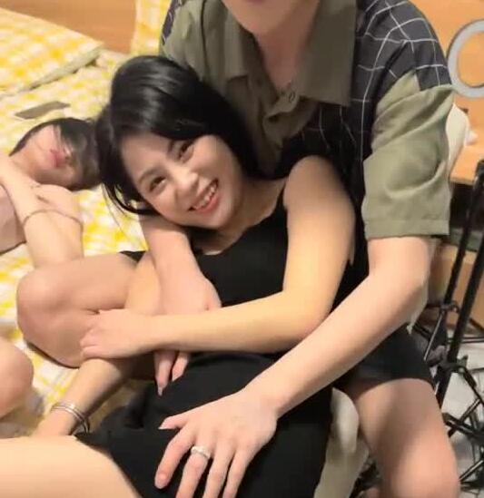 超模摄影棚沦陷 多人操控极致诱惑拍摄现场