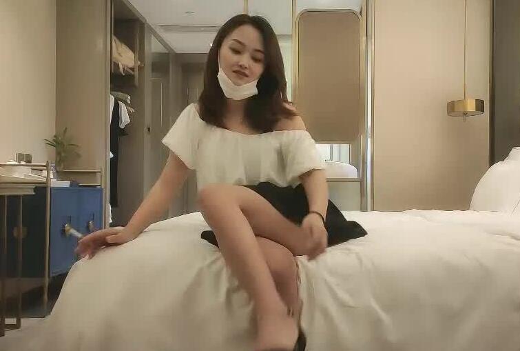 小马寻花09-04 短裙人妻楼道激情邂逅