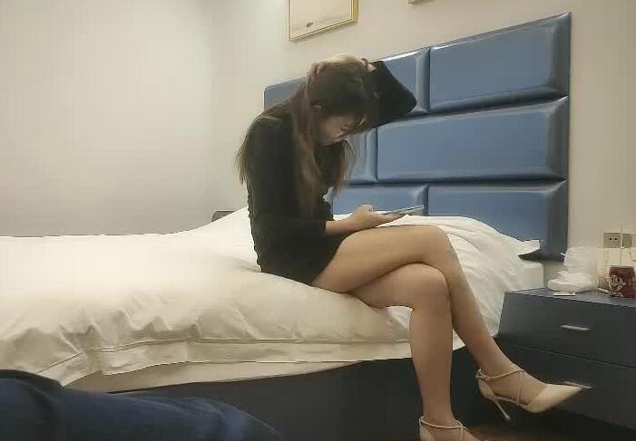 小马寻花10-24高挑模特激情演绎，长腿诱惑极致体验
