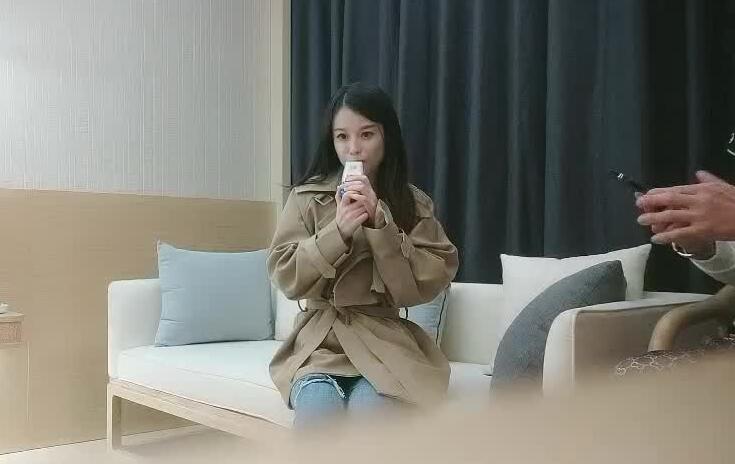 利哥寻花10-21 邻家姐姐深夜诱惑激情缠绵