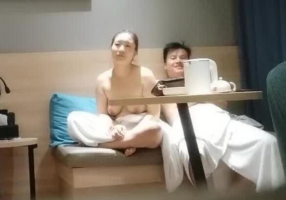 小強尋花09-29 人妻心事傾訴後竟被猛男激情征服！慾望爆發瞬間