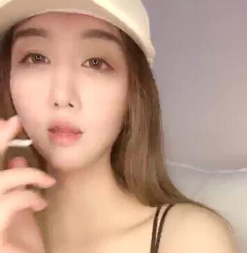 忧郁女神主播首度私密放送 粉丝福利超震撼直击