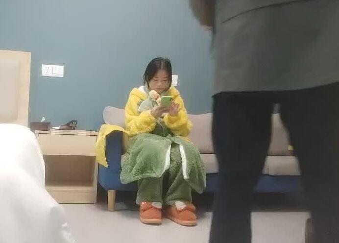 小夏寻花11-09 清纯素颜学生妹兼职初体验