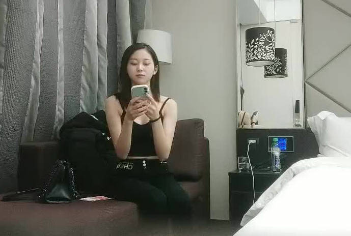 利哥寻花12-02高挑清纯妹激情夜战 娇喘连连直捣花心