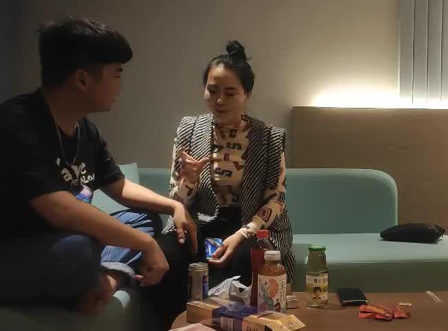 专挑风韵熟女11-16 高雅性感阿姨让你欲罢不能