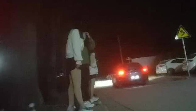 深夜直擊暗巷實錄 站街女討價還價全過程真實偷拍