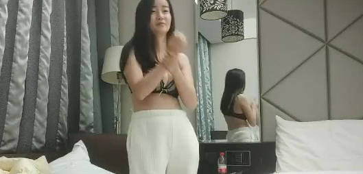 利哥寻花12-18清纯学生妹制服诱惑教室激情