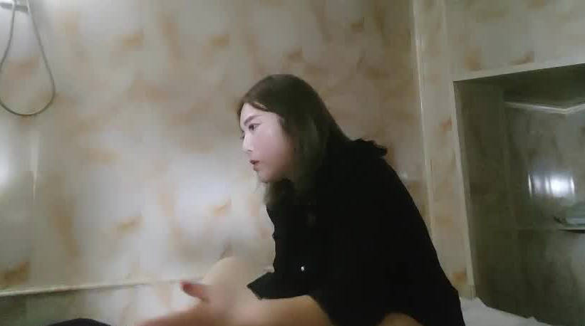 按摩房激情实录 骚女被操到浪叫不停
