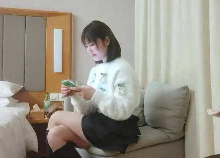 利哥寻花01-12短裙辣妹极致诱惑，办公室激情缠绵