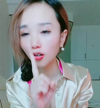 饥渴少妇主动骑乘 浪叫不断高潮连连