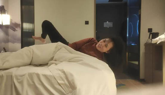 小伙恋上熟女扬言要办婚礼迎娶50岁大妈回家