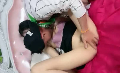 新婚少妇初次体验极致欢愉，娇喘连连无法自拔