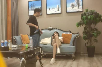 03-14清纯少女与熟女激情碰撞，禁忌之恋一触即发