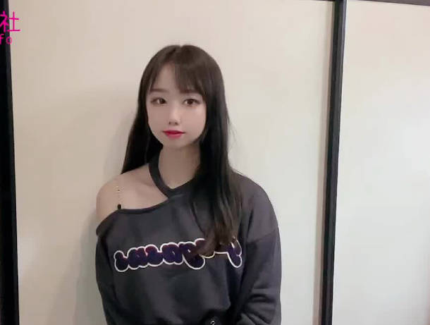 小桃-娇嗔女友见面直奔主题 激情缠绵不停歇