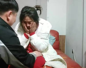 诱骗OL回家强行侵犯 办公室女郎的噩梦之夜