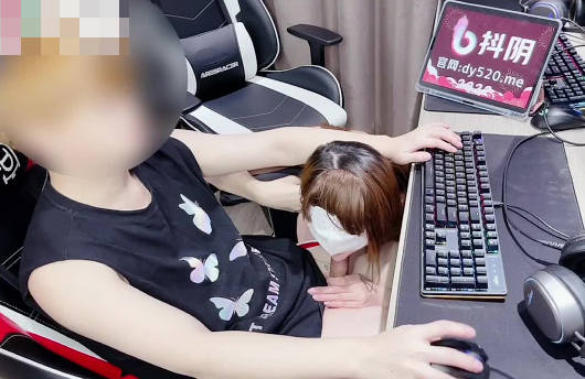 极限诱惑挑战-美女大胆挑逗让你欲罢不能