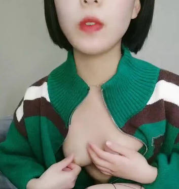 骚聊直播秀 热辣主播真空上阵激情互动