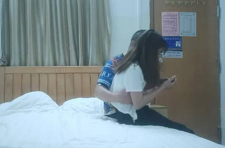 03-18猛男探花狂撩苗条淑女，激烈碰撞欲罢不能