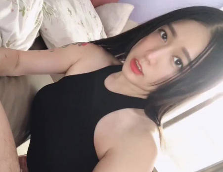 學妹教室偷情實錄！巨乳嫚嫚被口爆到腿軟淫叫連發