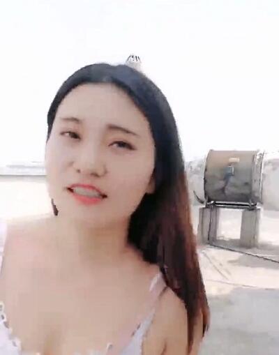 刘婷楼道突袭强制交欢 楼梯间狂顶不停歇