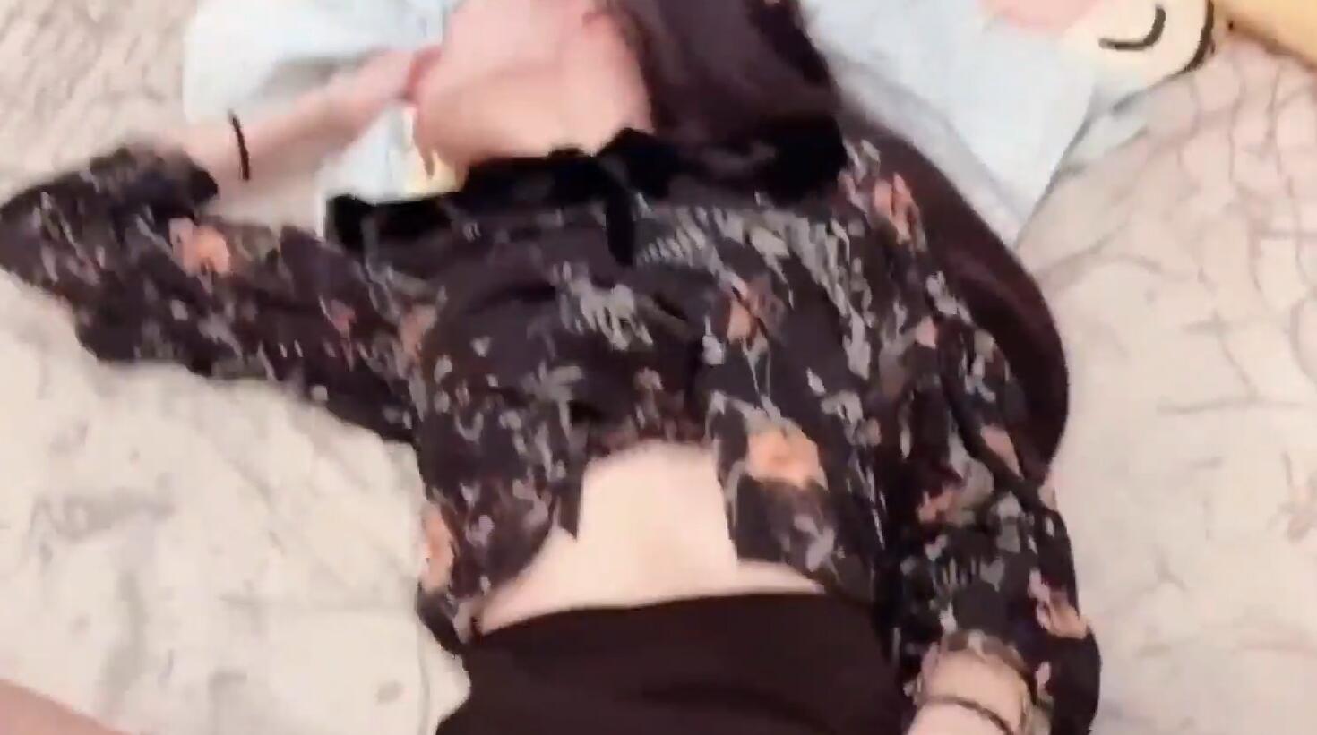 女秘书深夜赴约老板豪宅 权力压制下的欲望爆发
