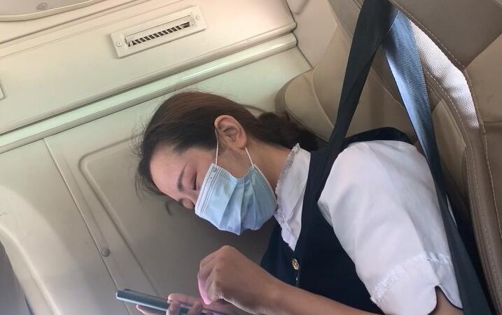 旧爱突袭夜宿 久别重逢激情难耐 彻夜缠绵不停歇