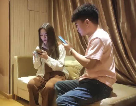 专找老阿姨04-03清纯学生妹被大叔疯狂输出
