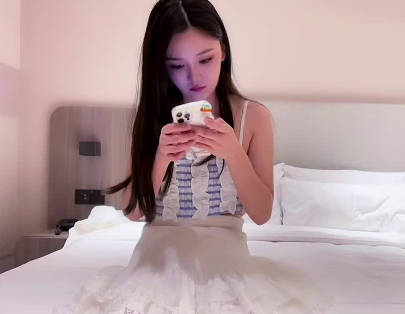 小飞-毕业季学生妹约炮实录 清纯学妹初次下海激情开战