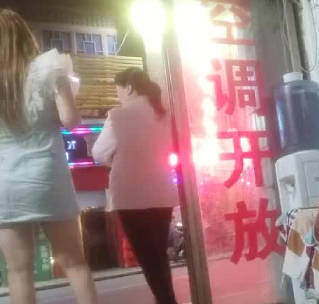 街頭暗巷激情實錄 探花大神狂野征服站街女濕身求饒