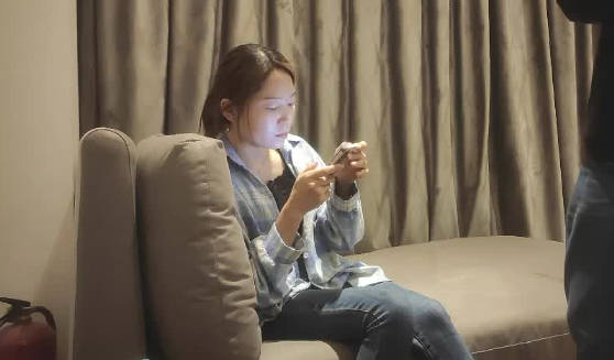 03-15 鄰家人妻的禁忌誘惑 大叔趁老公不在硬上熟女阿姨