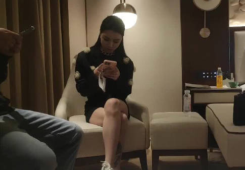 专找老阿姨04-08 风韵名媛激情碰撞，熟女诱惑夜不能寐