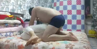 趁老婆不在家！姐夫偷吃小姨子狂舔濕穴 禁忌之戀激情四射