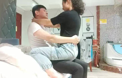 06-10饥渴人妻约炮酒店圆床 激情缠绵欲罢不能