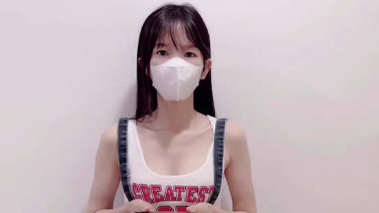 清纯学生妹兼职陪玩 线下约见甜蜜互动体验
