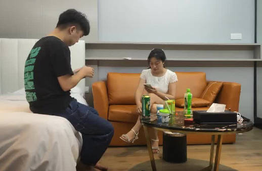 07-26輕熟女深夜誘惑 苗條阿姨的激情夜戰讓你無法抗拒