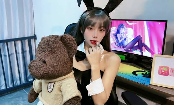 紫萱兔女郎丝袜足交高潮喷尿 极致诱惑
