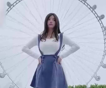 藝術系校花教室私密寫真外流 豐滿曲線引全網暴動速收藏