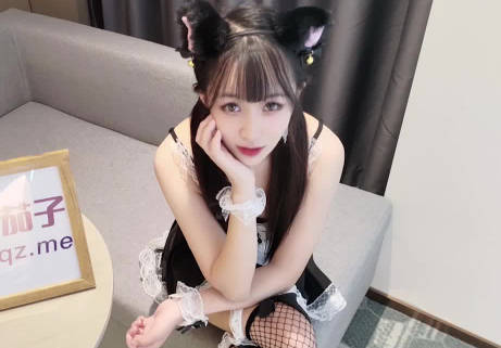 糖糖女仆装诱惑老公反遭外卖员突袭强占