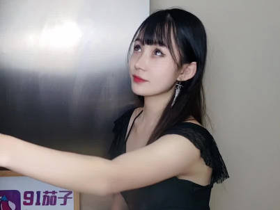 快遞員糖糖送貨到府竟撞見老同學 制服誘惑下舊情復燃激情四射