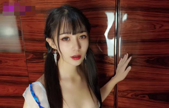 糖糖-心機導遊暗藏交易 豪客車內激情服務爽到翻