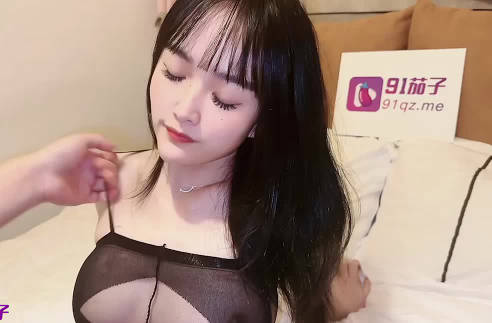 骚货女友办公室捣乱被按桌上狠狠惩罚-薇薇